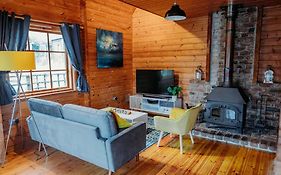 Finlodge- Pet-Friendly Scandinavian Cabin